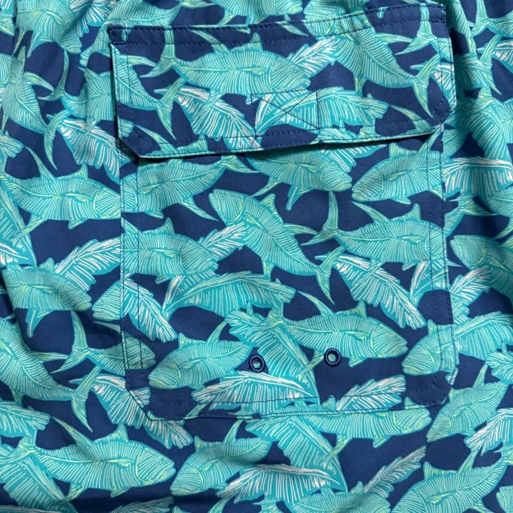 Vineyard Vines Board Shorts Mens 2XB Blue Full Graphic Leafs Fishes Floral Beach